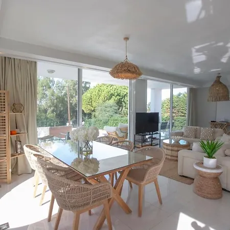 Coastal Chic Luxury La Reina In Ai Giannis Vila *