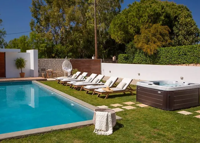 Coastal Chic Luxury La Reina In Ai Giannis *