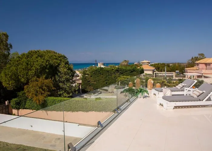 Coastal Chic Luxury La Reina In Ai Giannis *