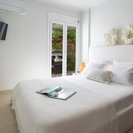 Villa Coastal Chic Luxury La Reina In Ai Giannis