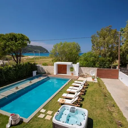 Coastal Chic Luxury La Reina In Ai Giannis