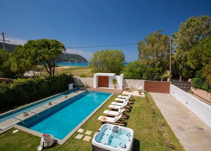 Coastal Chic Luxury La Reina In Ai Giannis